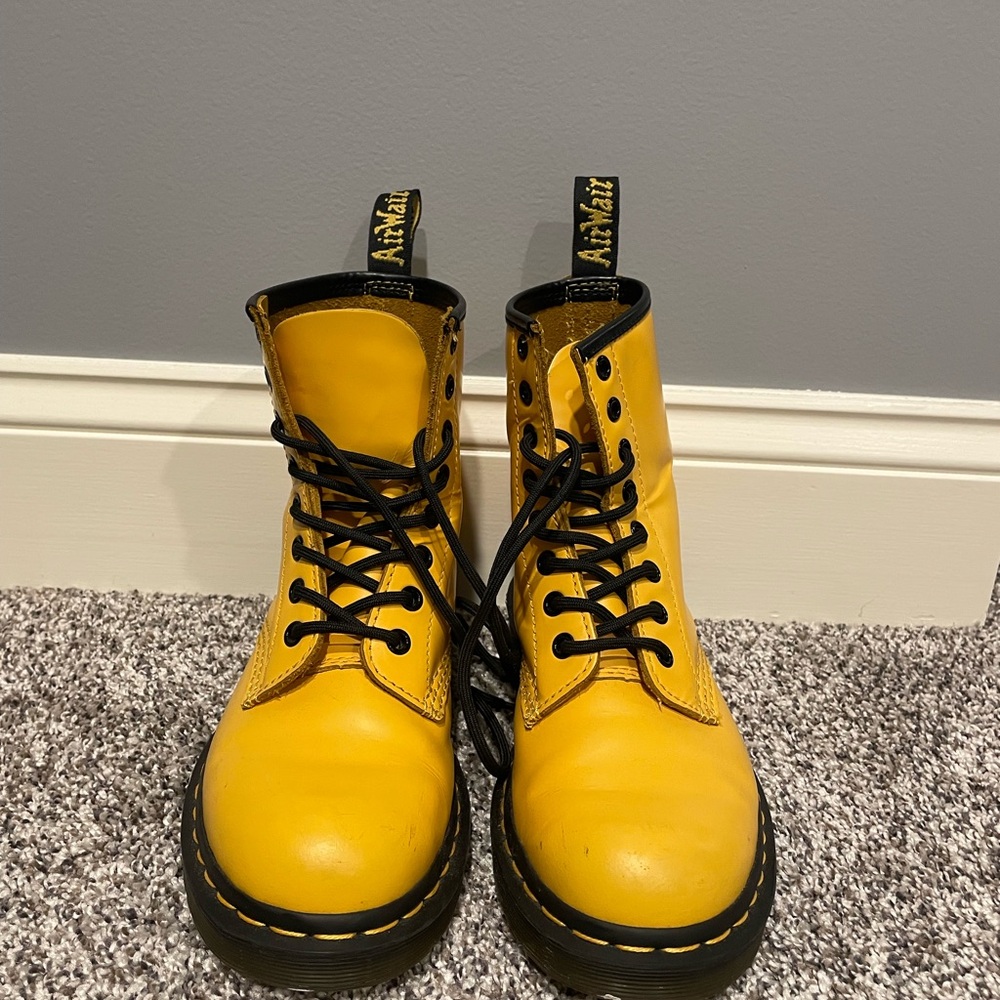 Dr. Martens 8 eyelet boots - Smooth Yellow  Women’s size 6 - Men’s size 5